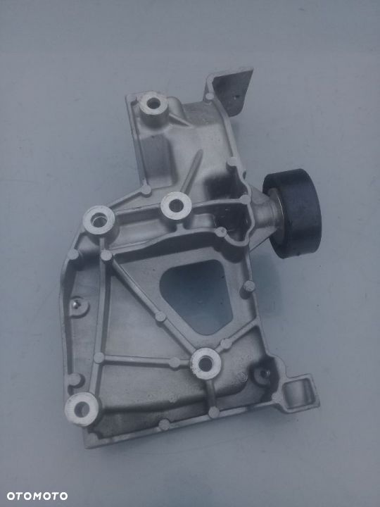 Fiat Ducato 2.0 E6 16-19 r Podstawa mocowanie pompy klimy - 2