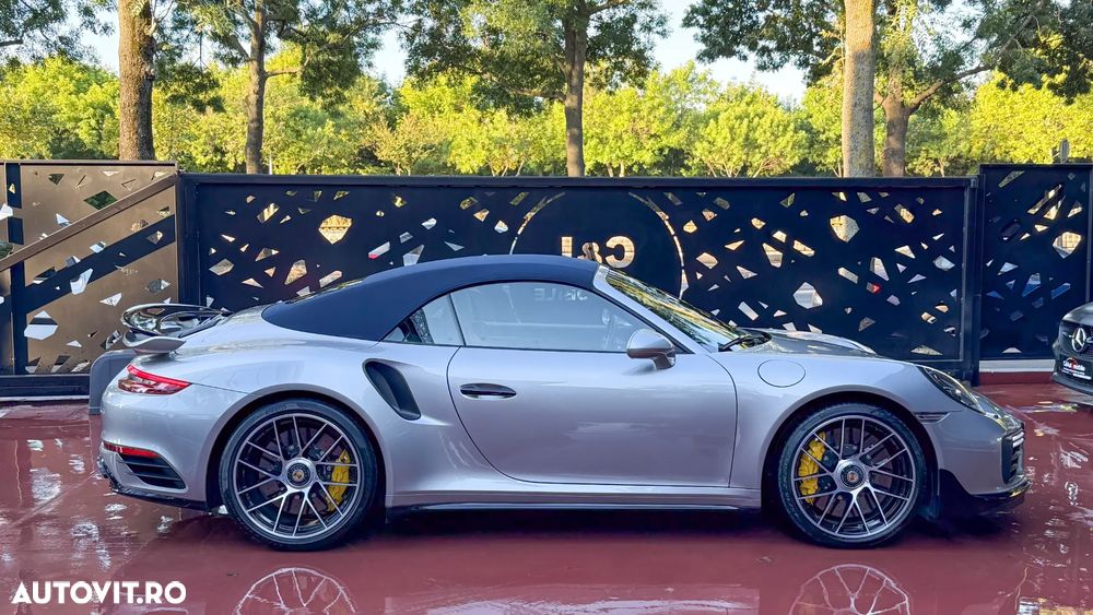 Porsche 911-TURBO-S Cabriolet - 13