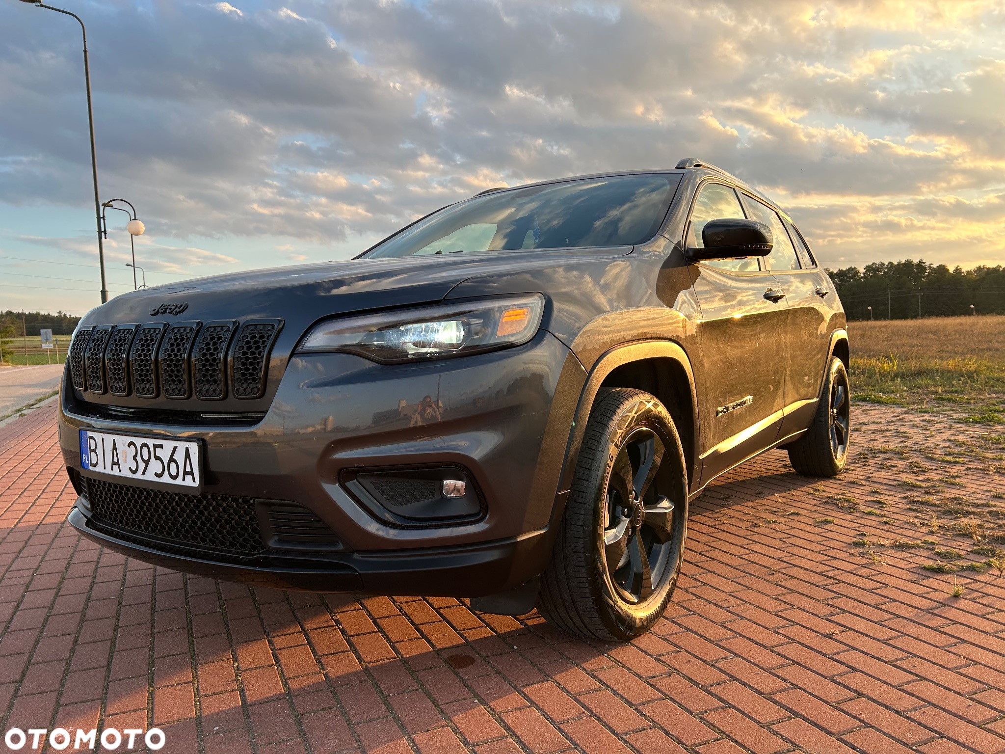 Jeep Cherokee - 3