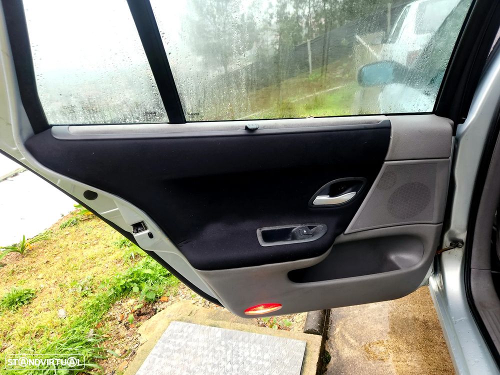 Renault Laguna Break 1.6 Privilège - 15