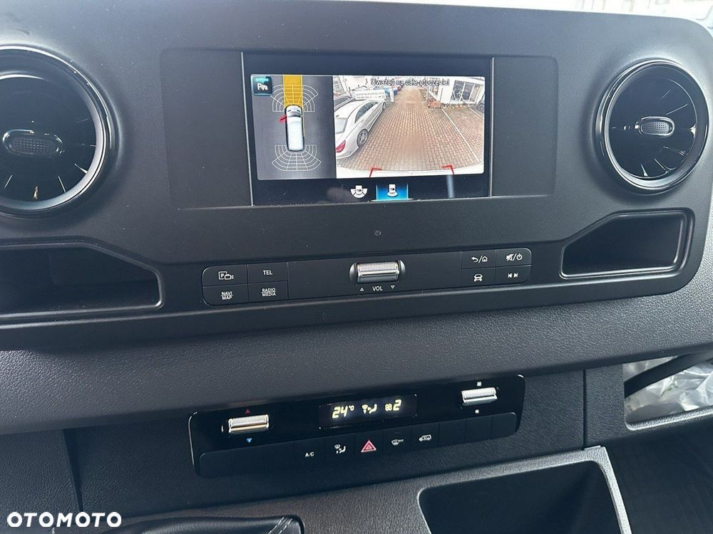 Mercedes-Benz Sprinter - 26