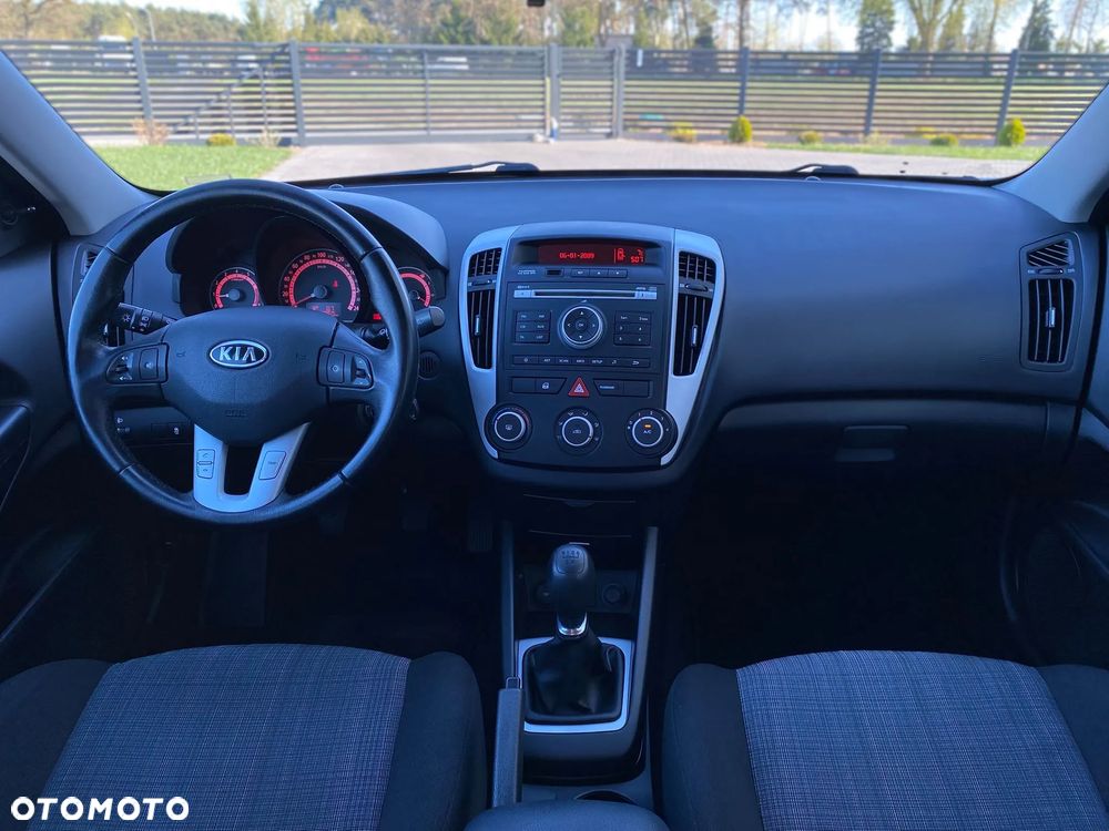 Kia Ceed 1.4 CVVT Attract - 35