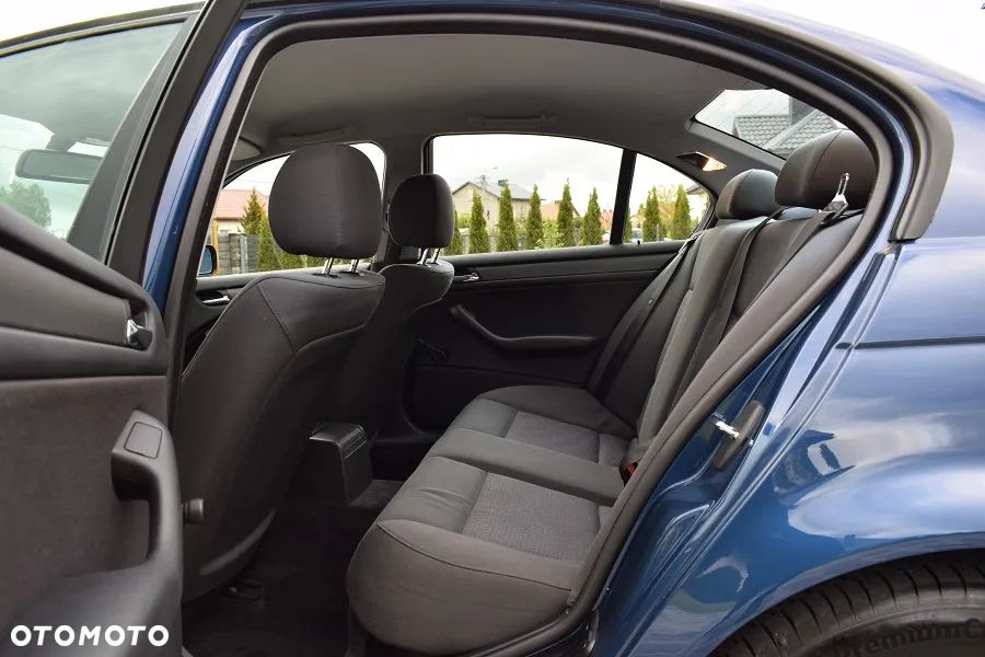 BMW Seria 3 318i - 8