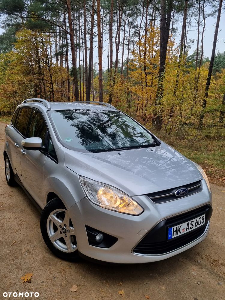 Ford Grand C-MAX - 32