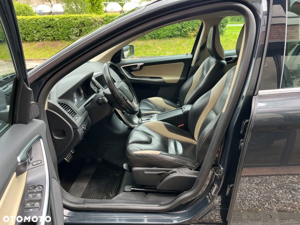 Volvo XC 60 2.4D AWD RDesign - 19