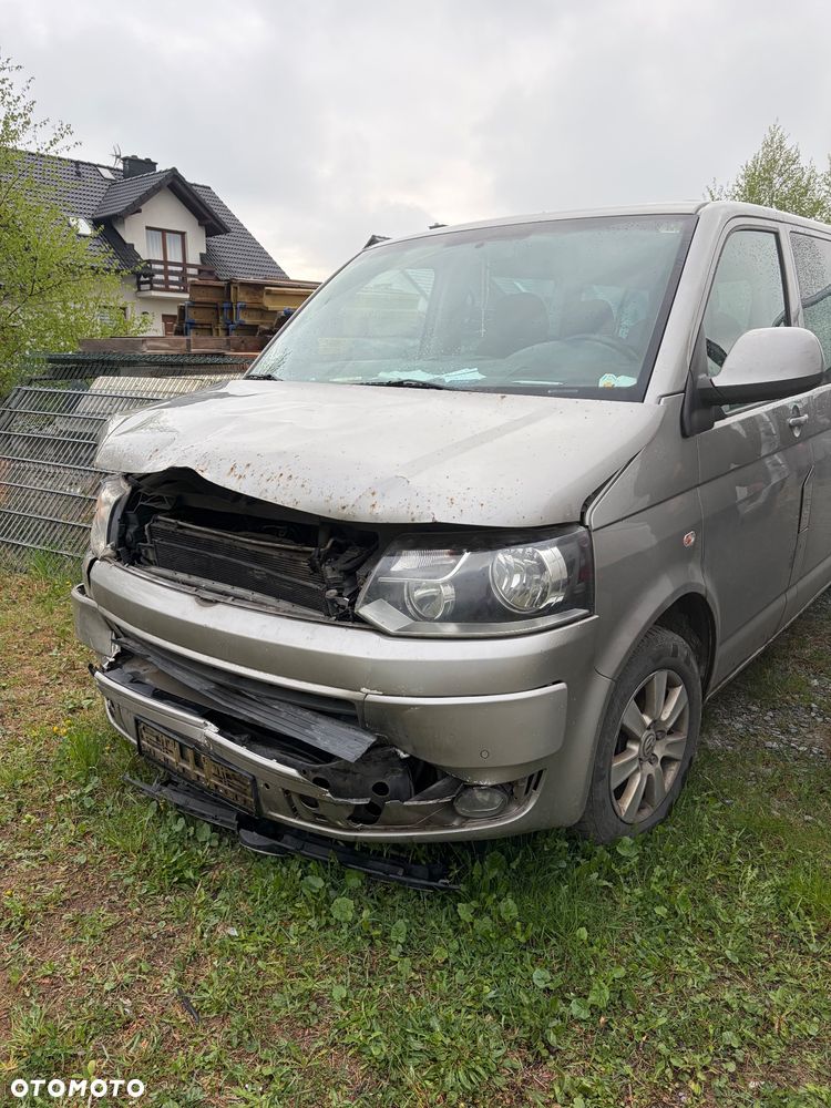 Volkswagen Caravelle - 8