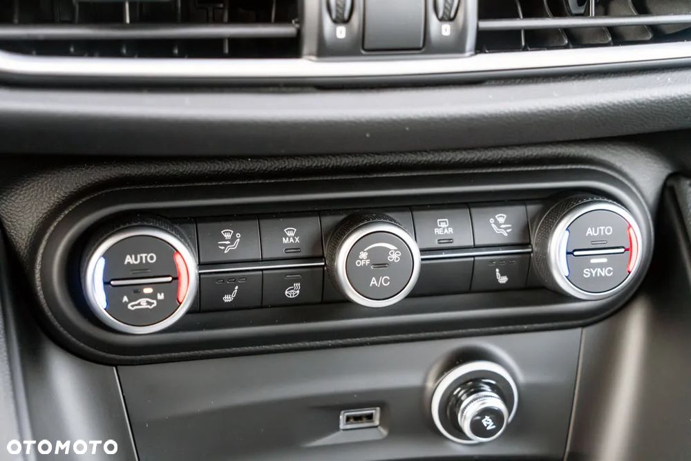 Alfa Romeo Stelvio 2.0 Turbo Veloce Q4 - 28