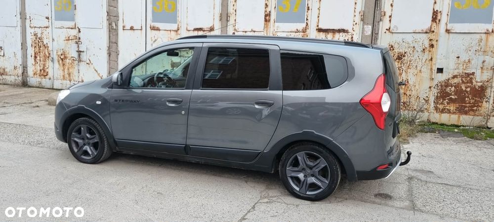Dacia Lodgy SCe 100 Stepway - 9
