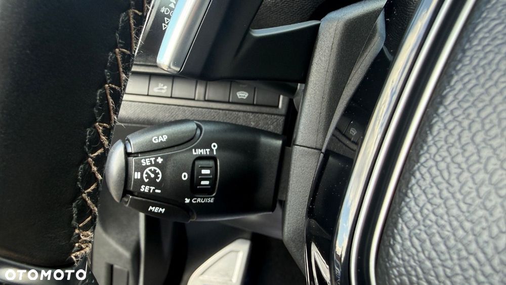 Peugeot 5008 - 32