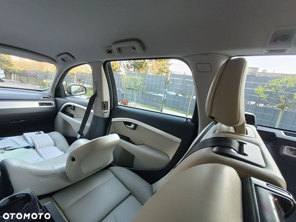 Volvo V70 D2 Edition - 35