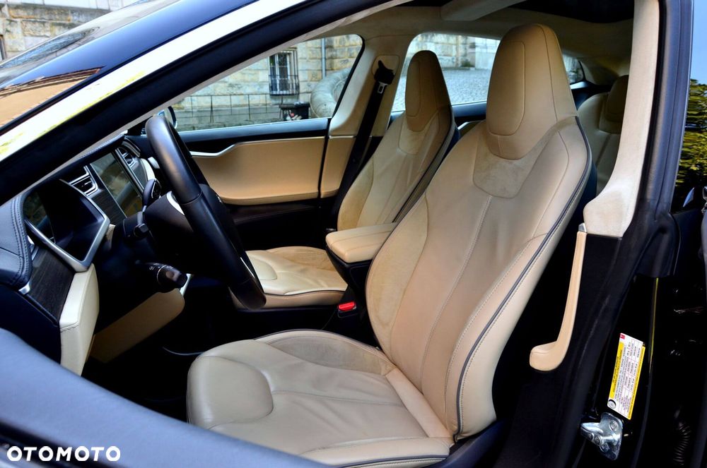 Tesla Model S - 14
