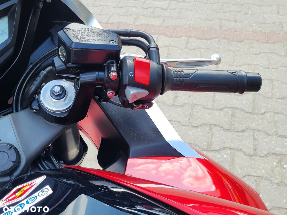 Honda VFR - 25