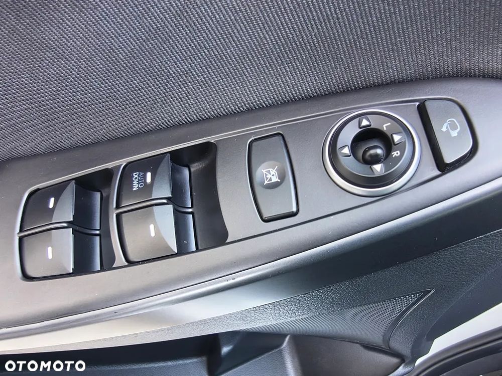 Hyundai i30 blue Kombi 1.4 Passion - 15