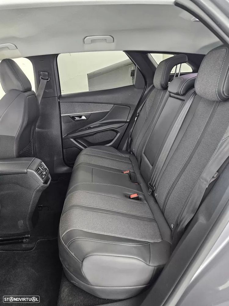 Peugeot 3008 1.6 Hybrid Allure e-EAT8 - 27