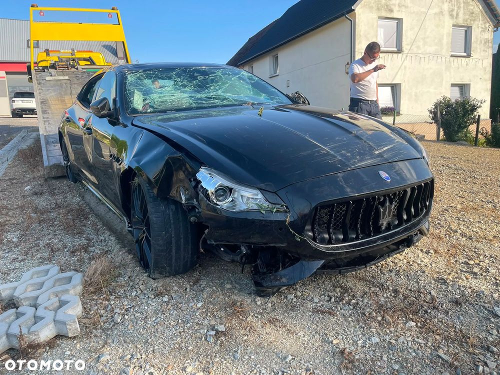Maserati Quattroporte - 2