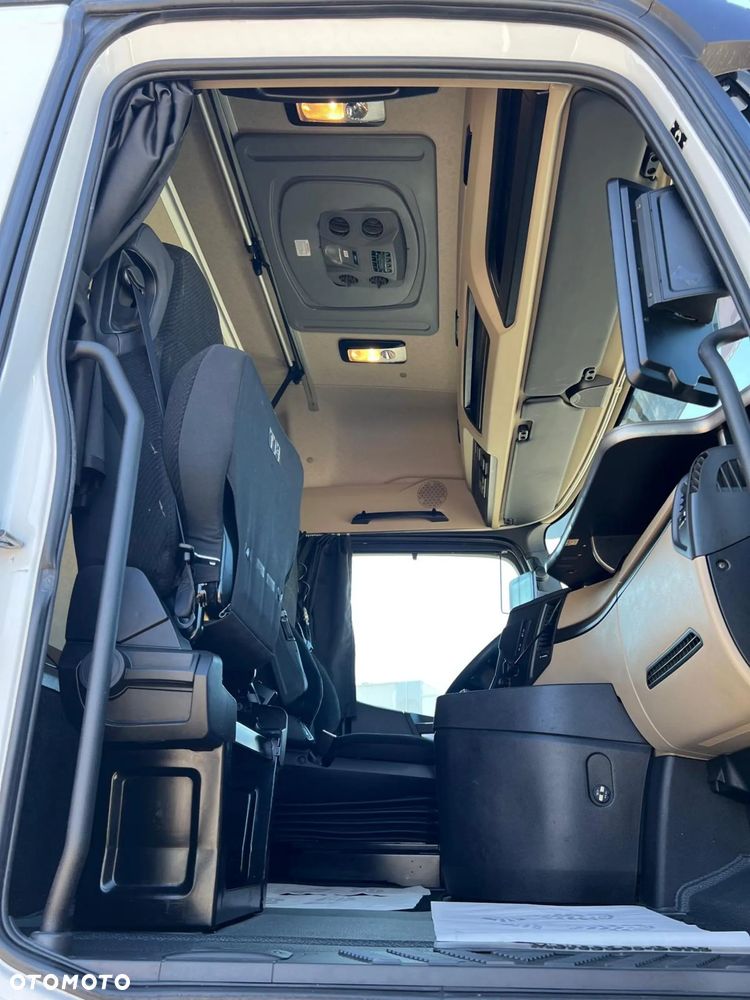 Mercedes-Benz 1845 L - 14