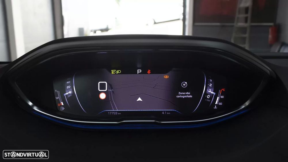 Peugeot 3008 1.2 PureTech Allure EAT8 - 24