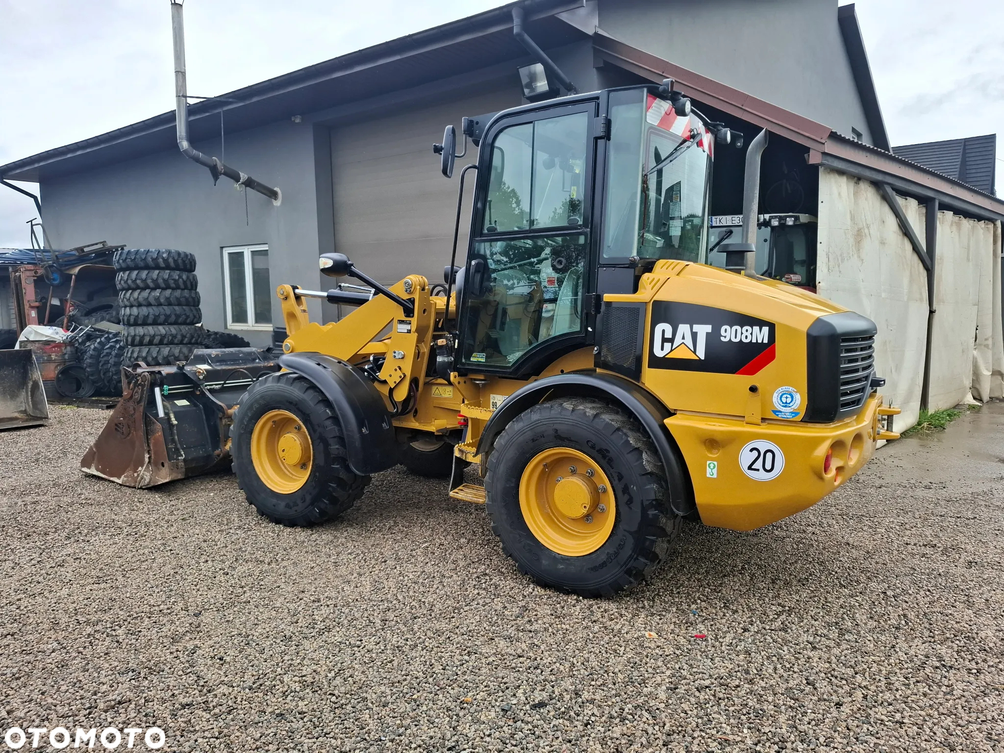 Caterpillar CAT 908 M - 4
