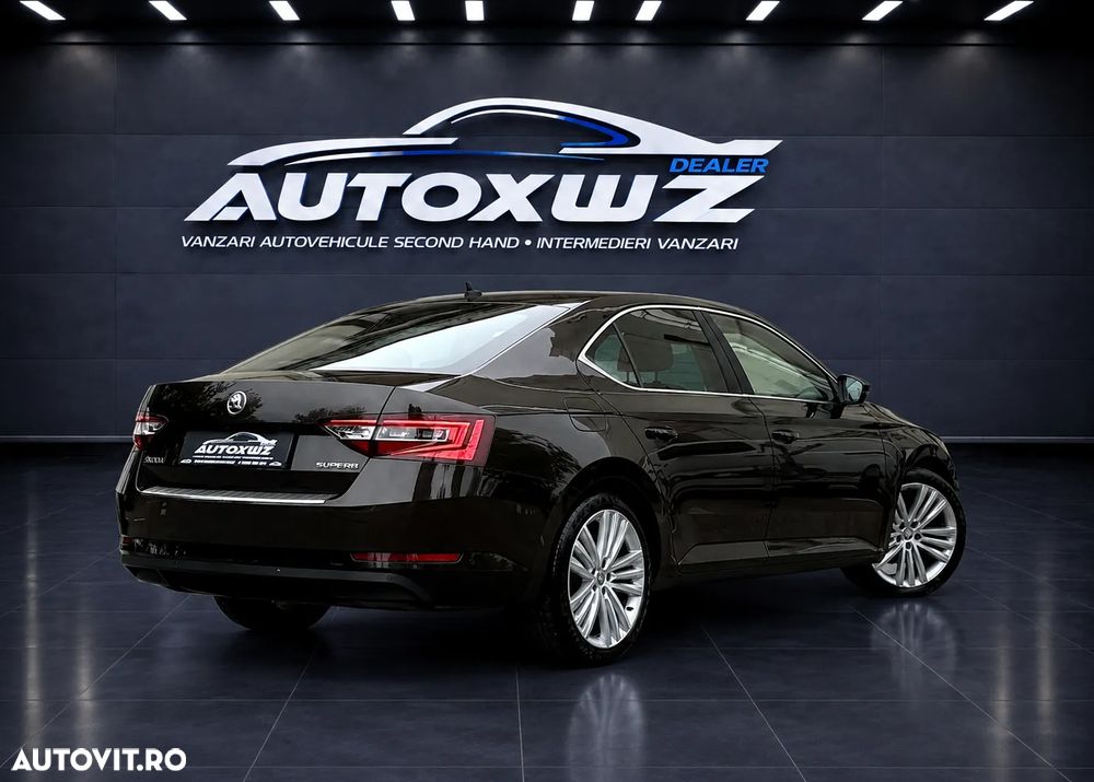 Skoda Superb 2.0 TDI DSG Premium Edition - 5