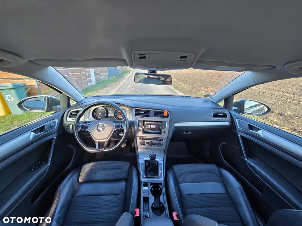 Volkswagen Golf - 20