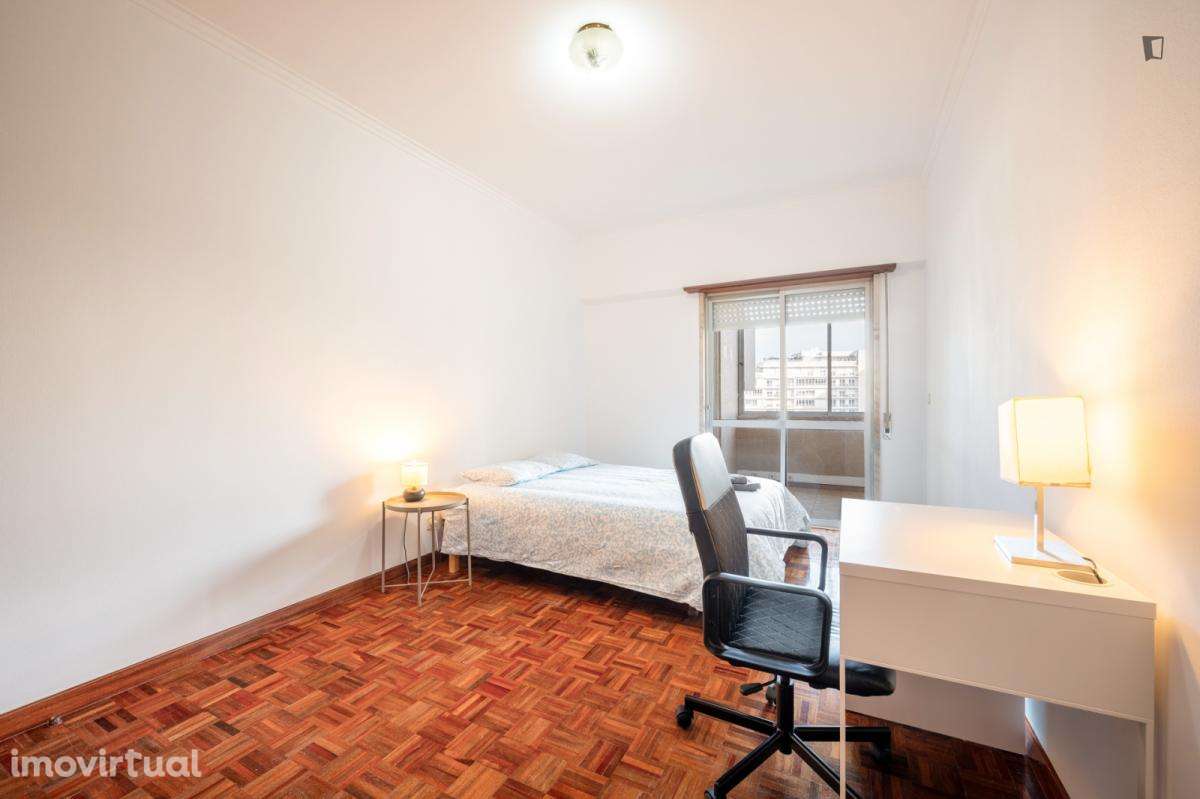 Quarto - localizado em Roma-Areeiro Lisbon - Grande imagem: 2/10