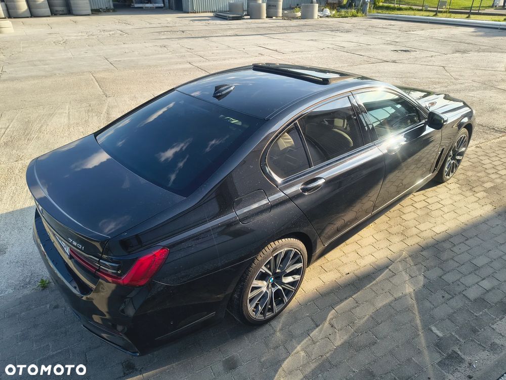 BMW Seria 7 750i xDrive sport - 5