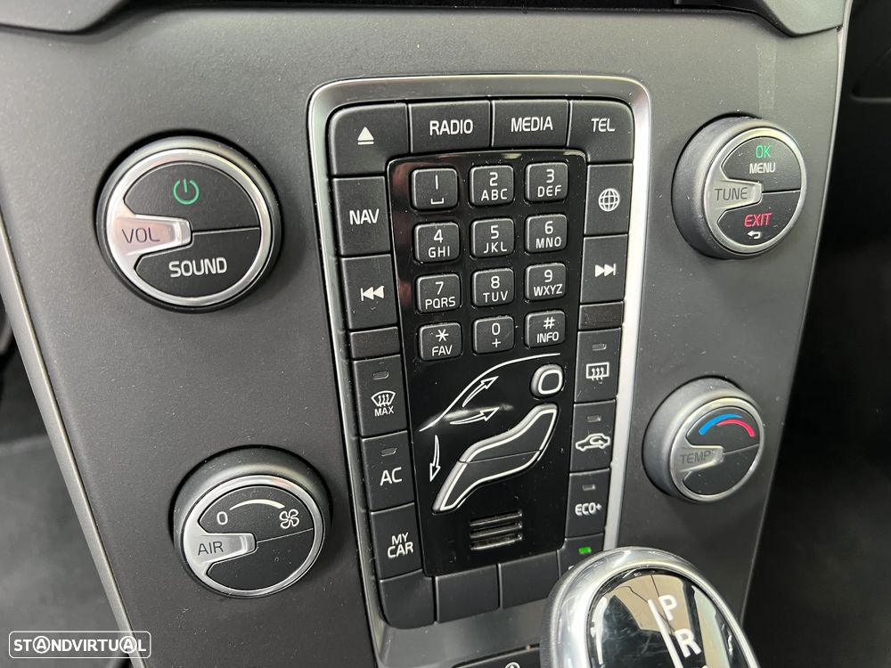 Volvo V40 Cross Country 1.5 T3 Plus Geartronic - 38