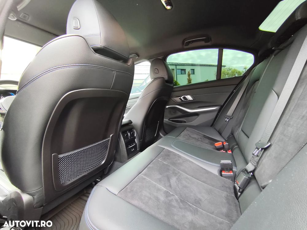 BMW Seria 3 320d Aut. M Sport - 16