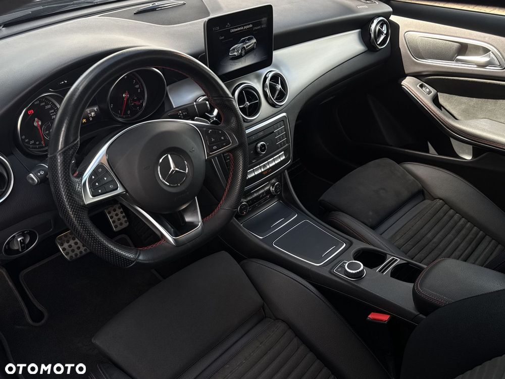 Mercedes-Benz GLA 200 7G-DCT AMG Line - 10