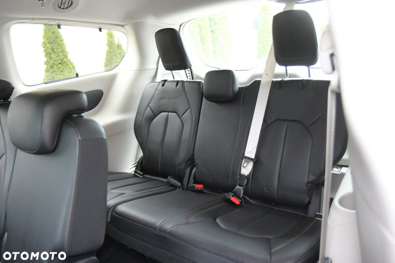 Chrysler Pacifica - 38