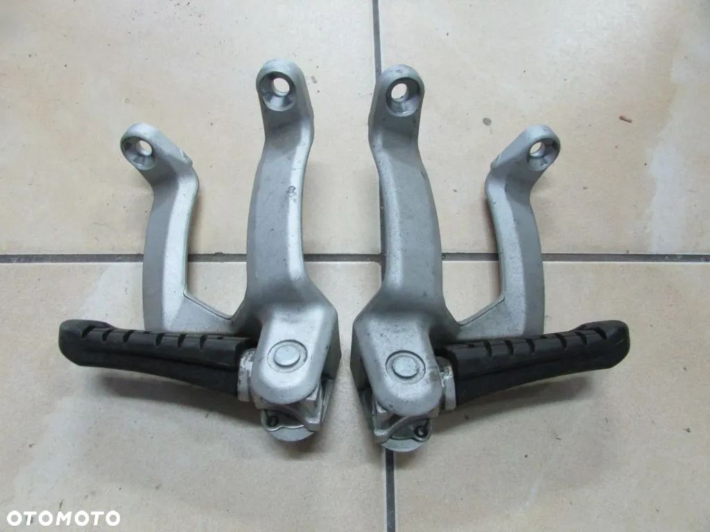 KTM 690 DUKE 07-11 sety podnózki pasażera tył - 1