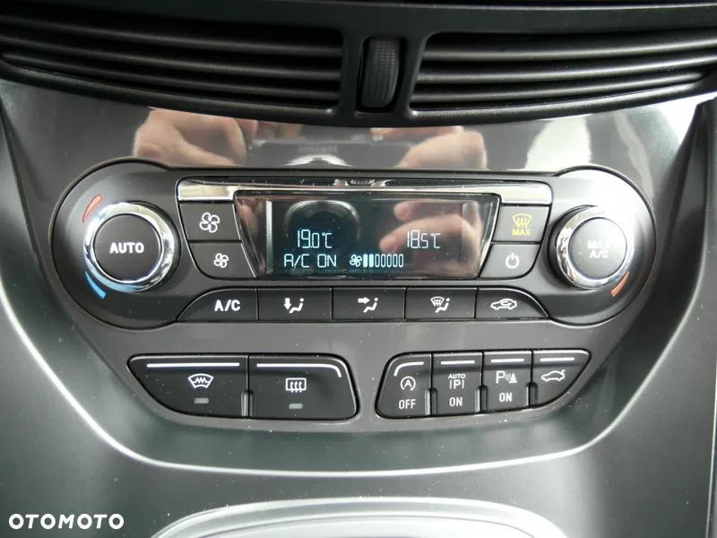 Ford Kuga 2.0 TDCi 4x4 Individual - 38