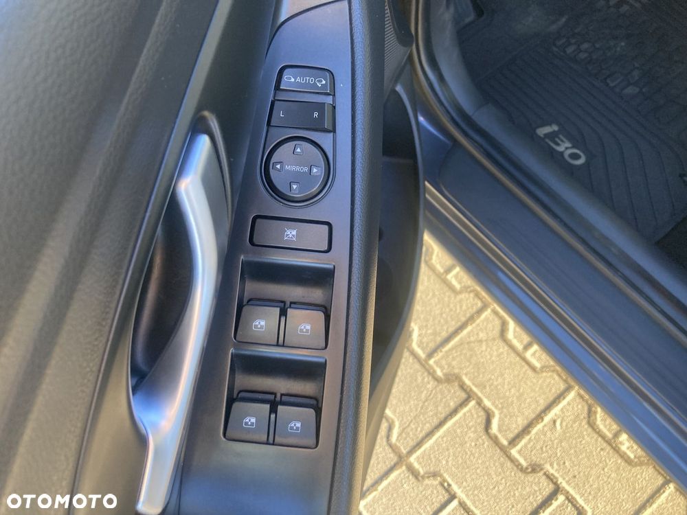 Hyundai i30 1.5 DPI Comfort - 11