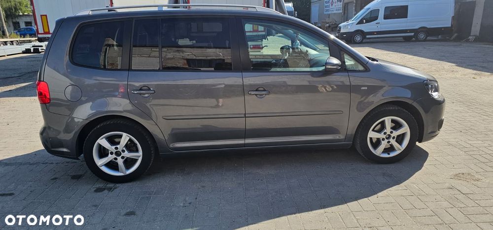 Volkswagen Touran 1.6 TDI DPF Highline DSG - 5