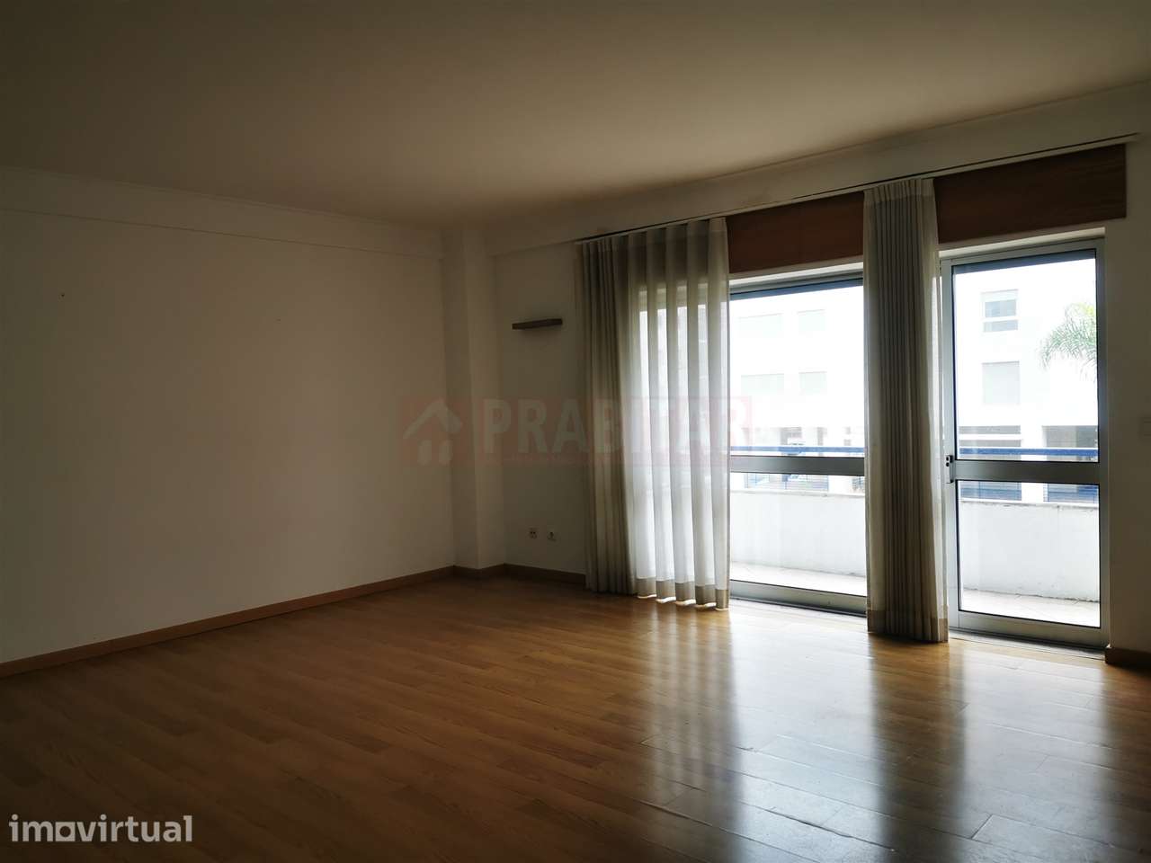 APARTAMENTO T3 COM GARAGEM NO VALE DAS FLORES EM COIMBRA - Grande imagem: 3/18
