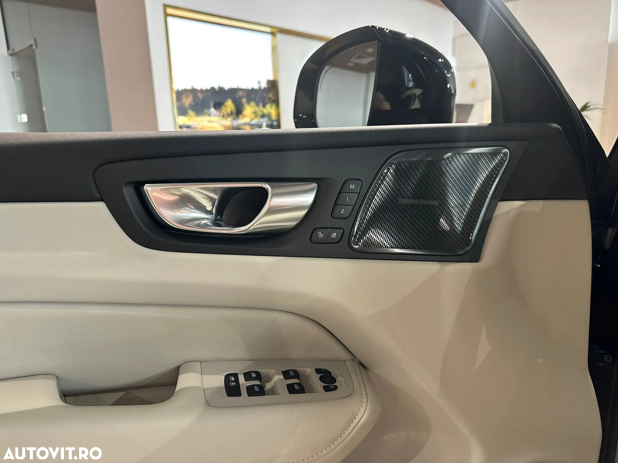 Volvo XC 60 T6 AWD AT PHEV Plus Dark - 8