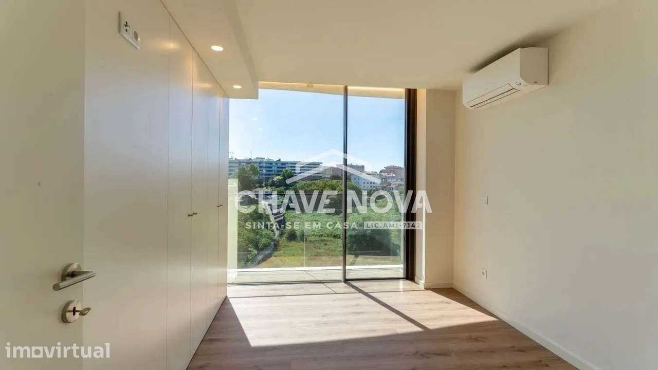 T2 Novo c/ Lugar de Garagem em Mafamude (Gaiashopping) - Grande imagem: 3/11
