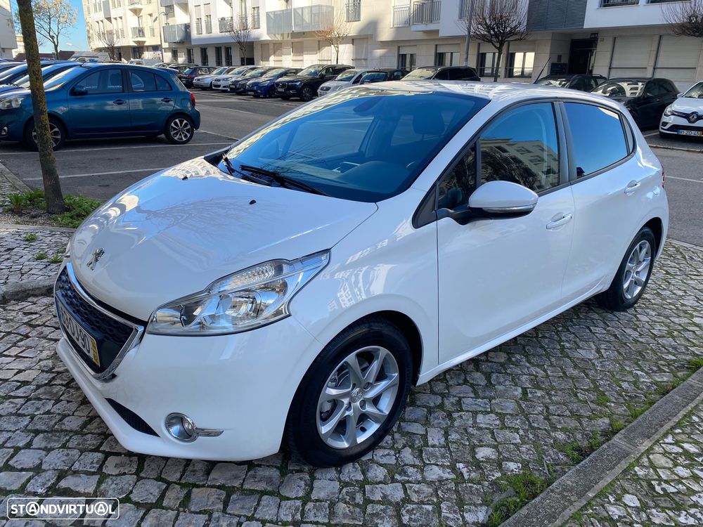 Peugeot 208 1.4 HDi SE Style - 1