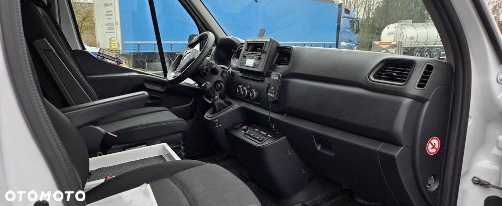 Renault Master Ambulans karetka - 14