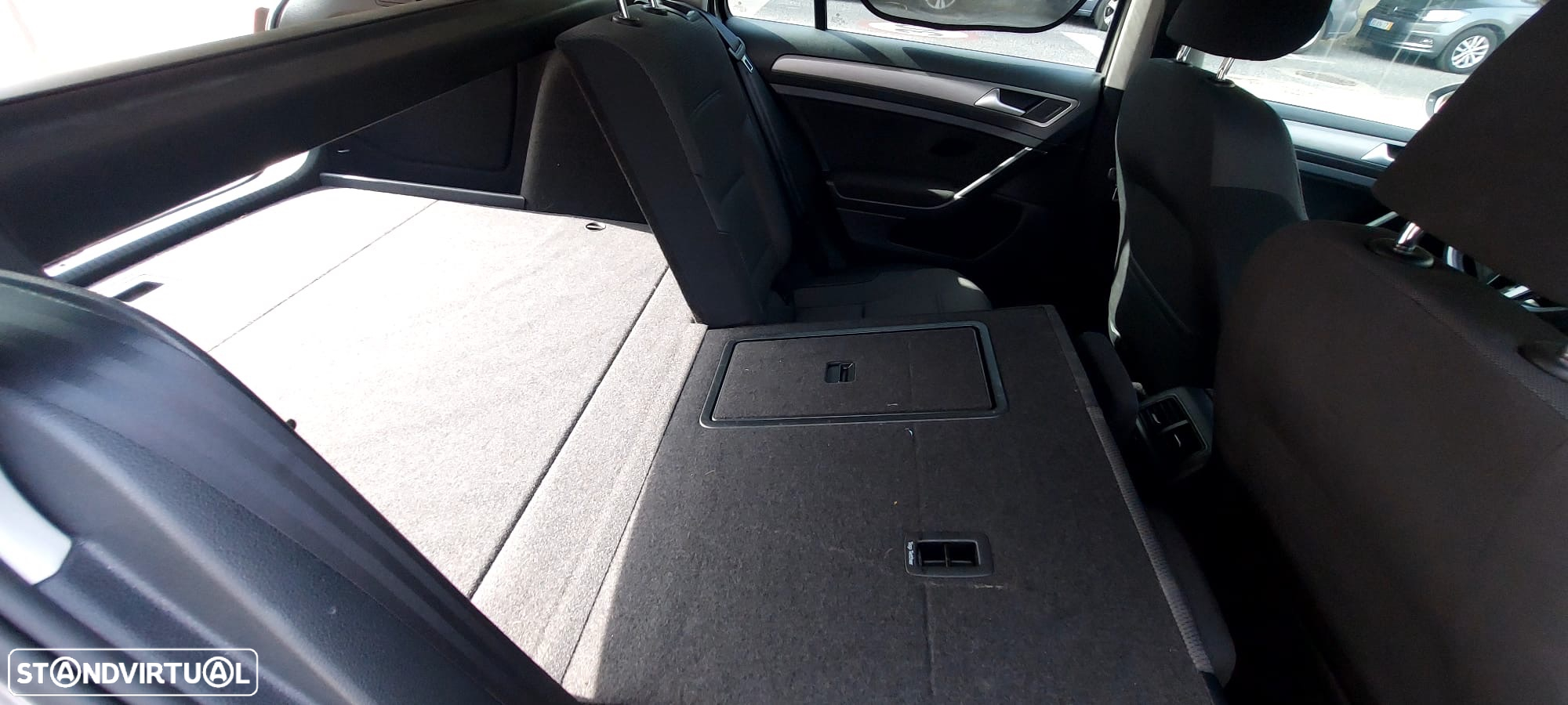 VW Golf Variant 1.6 TDi BlueMotion Confortline - 12