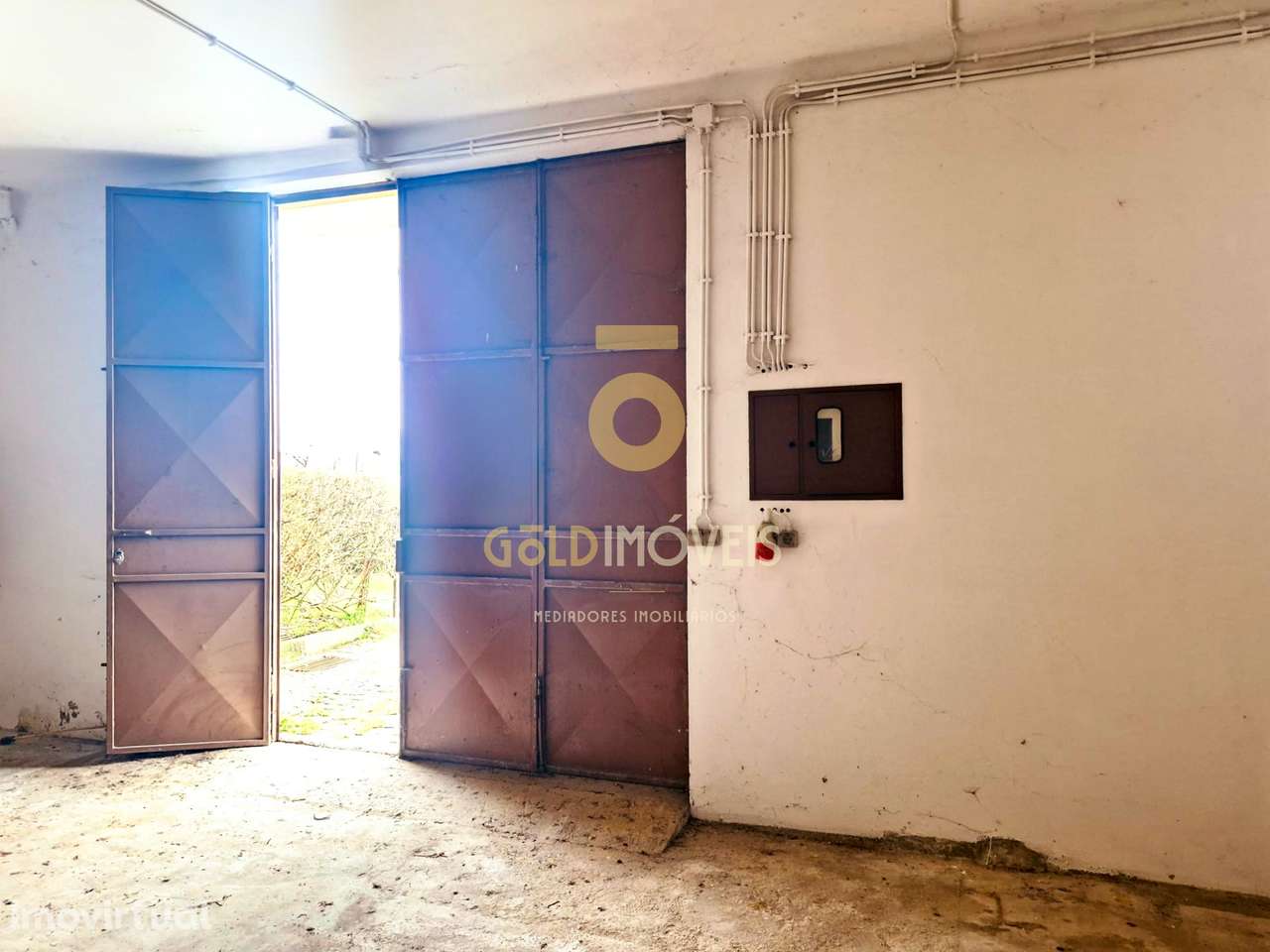 Armazém  Venda em Oliveira de Azeméis, Santiago de Riba-Ul, Ul, Macinh - Grande imagem: 5/13