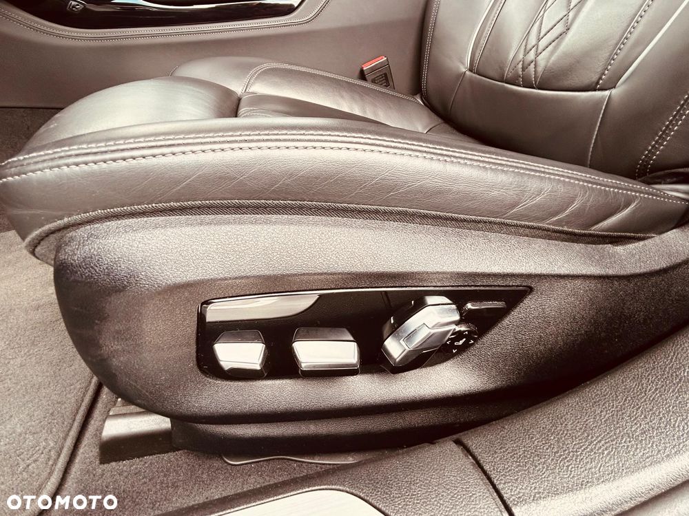 BMW Seria 7 730d xDrive mHEV - 21