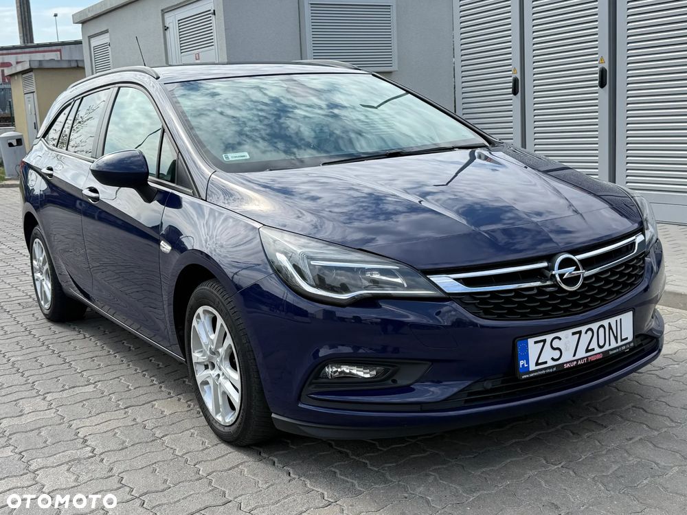 Opel Astra 1.6 CDTI Executive - 9