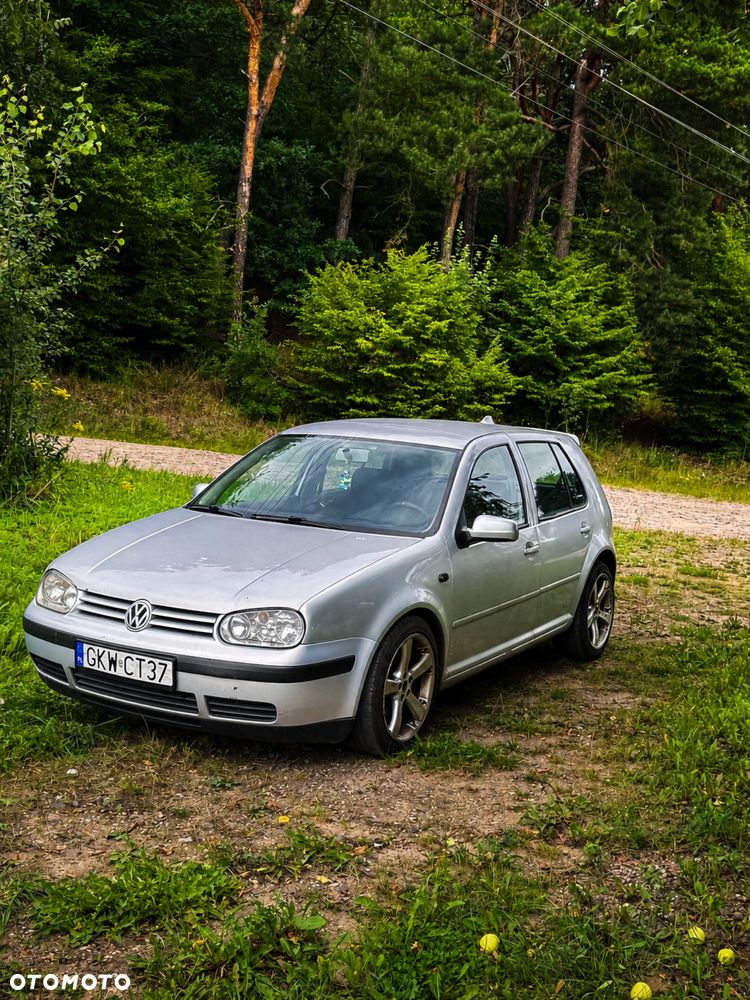 Volkswagen Golf - 1
