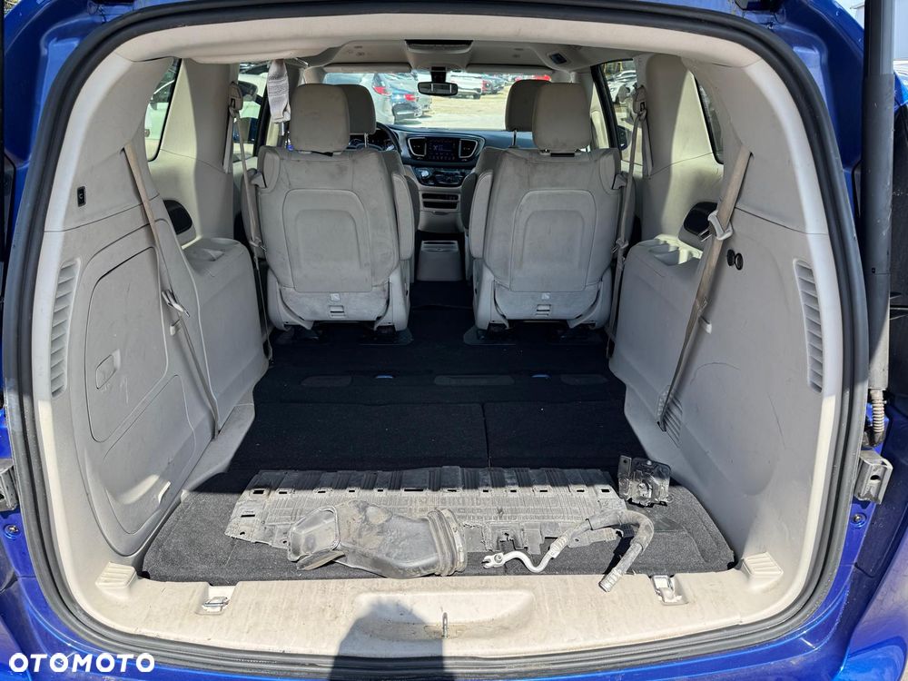 Chrysler Pacifica - 18