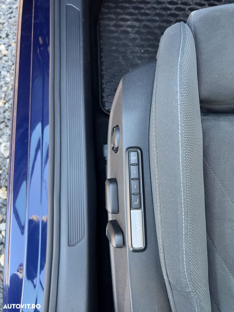 Volkswagen Golf 1.5 eTSI ACT DSG MHEV Style - 19