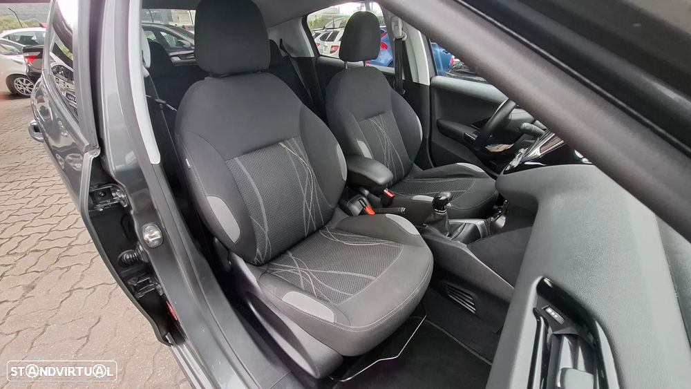Peugeot 208 1.4 VTi Allure - 30