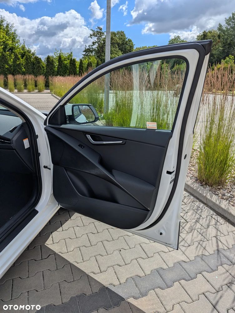 Kia Niro 1.6 GDI Hybrid L - 16