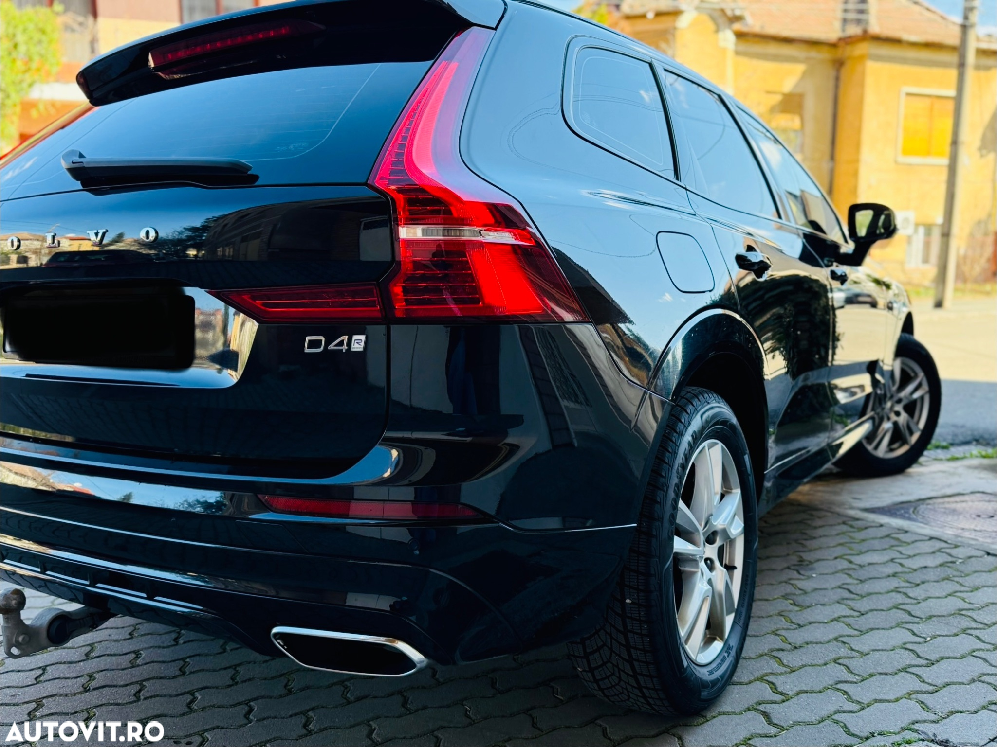 Volvo XC 60 D4 AWD R-Design - 17