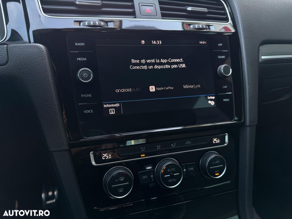 Volkswagen Golf - 14